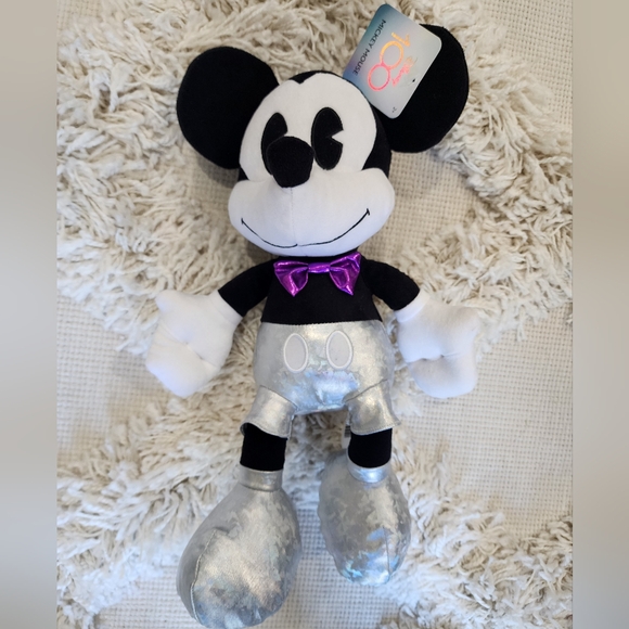 Disney 100years of Wonder Large Mickey & Minnie plush - Picture 4 of 16